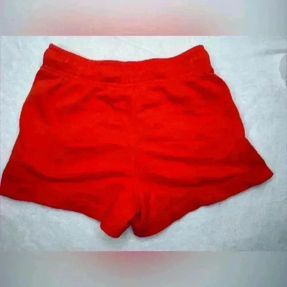 Women’s Short High Rise Pull On color red Universal Thread Womens sizes - Picture 1 of 9
